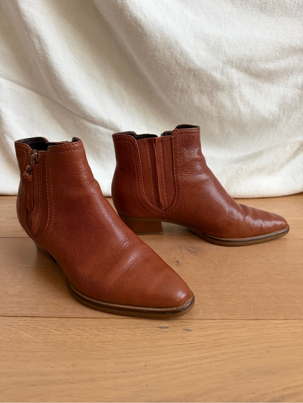 COLE HAAN Women’s 100% Genuine Leather  Cognac Brown Zipper Booties